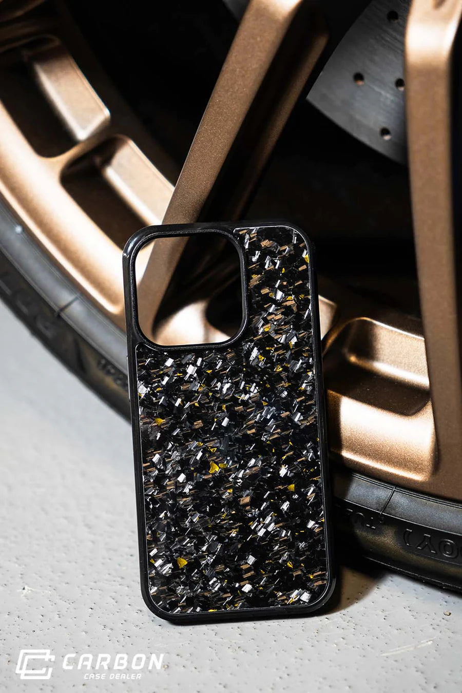 iPhone CarbonShield Pro® - Echtes gesmiedetes Carbon Fiber -Handycase