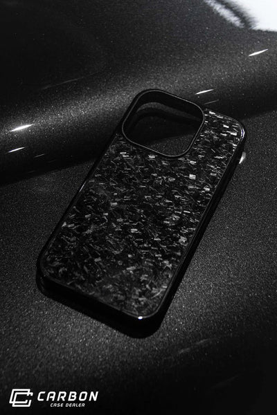 iPhone CarbonShield Pro® - Echtes gesmiedetes Carbon Fiber -Handycase